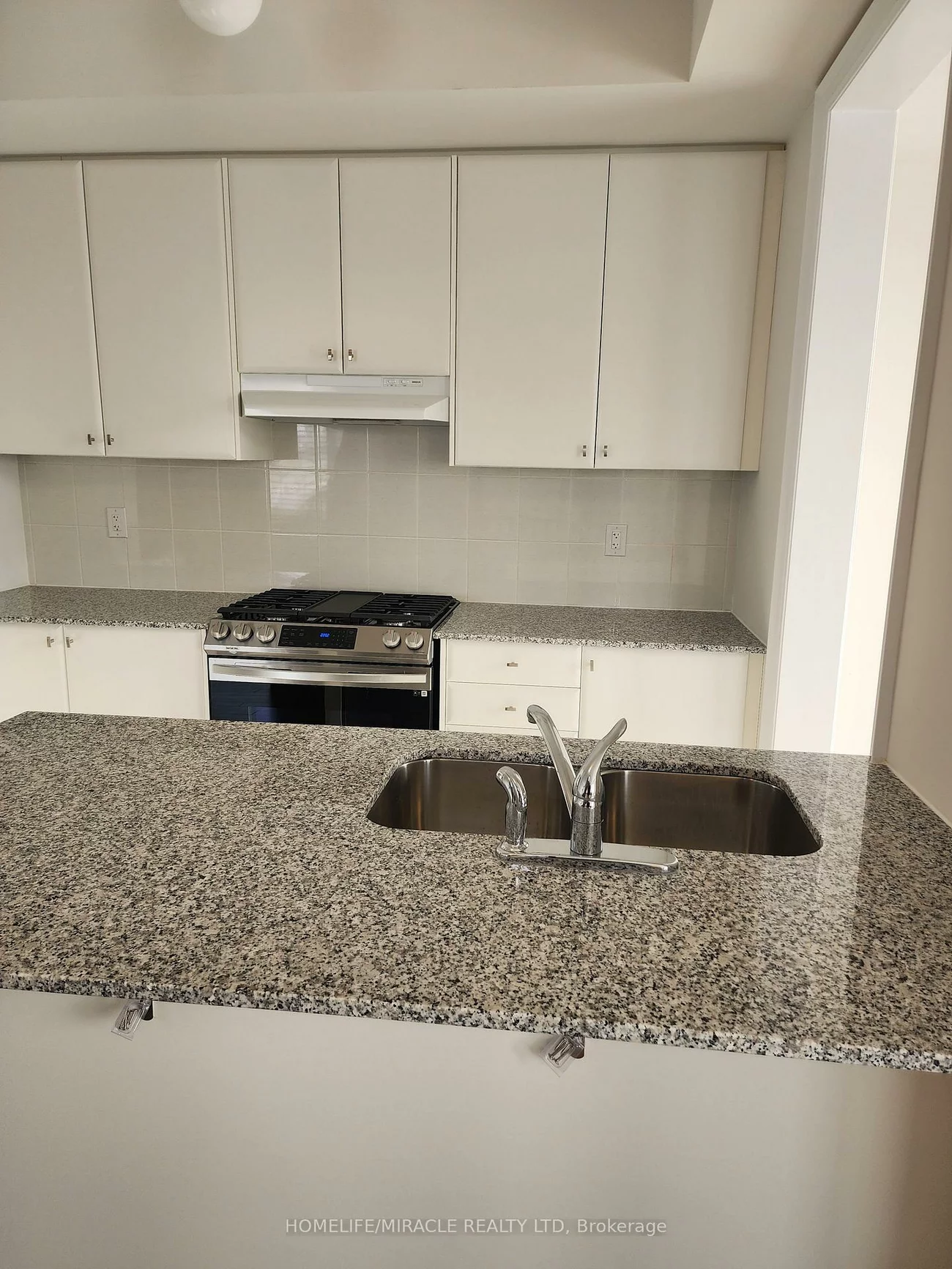 102, Thule, Vellore Village, Vaughan