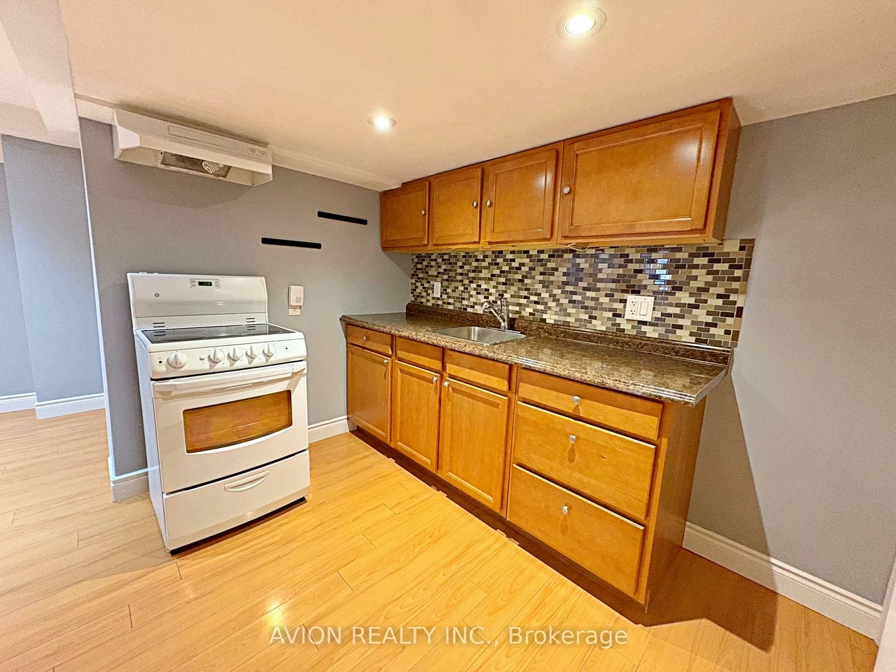 91, Ridgeway, Maple, Vaughan