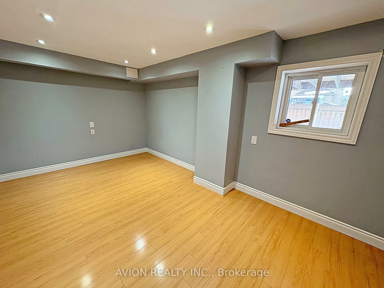 91, Ridgeway, Maple, Vaughan