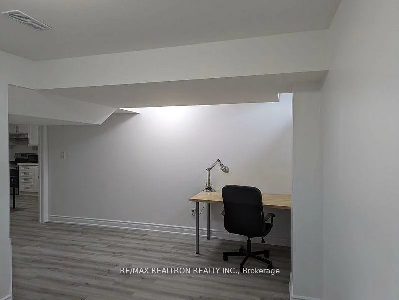 8, Queen Isabella, Vellore Village, Vaughan