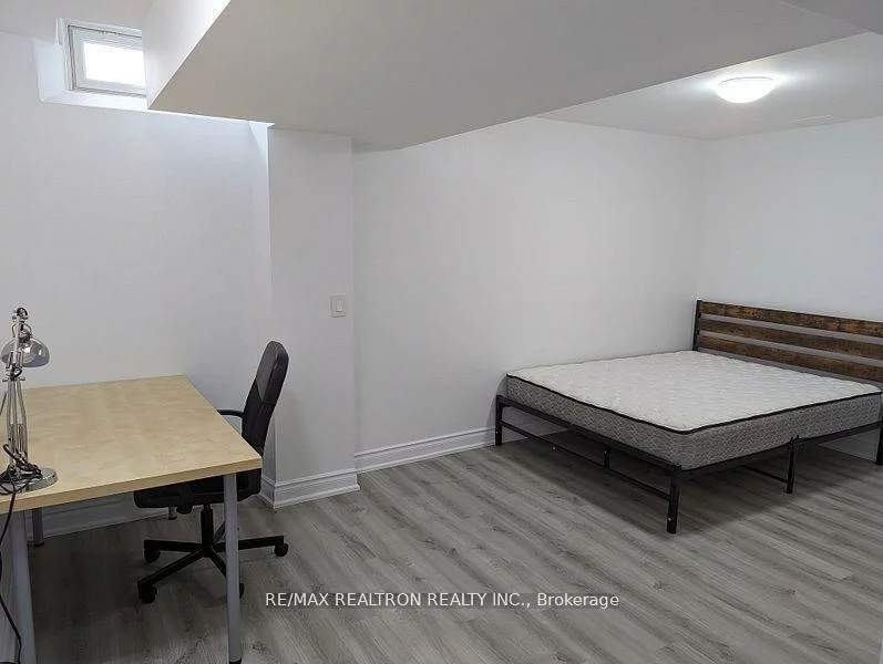 8, Queen Isabella, Vellore Village, Vaughan