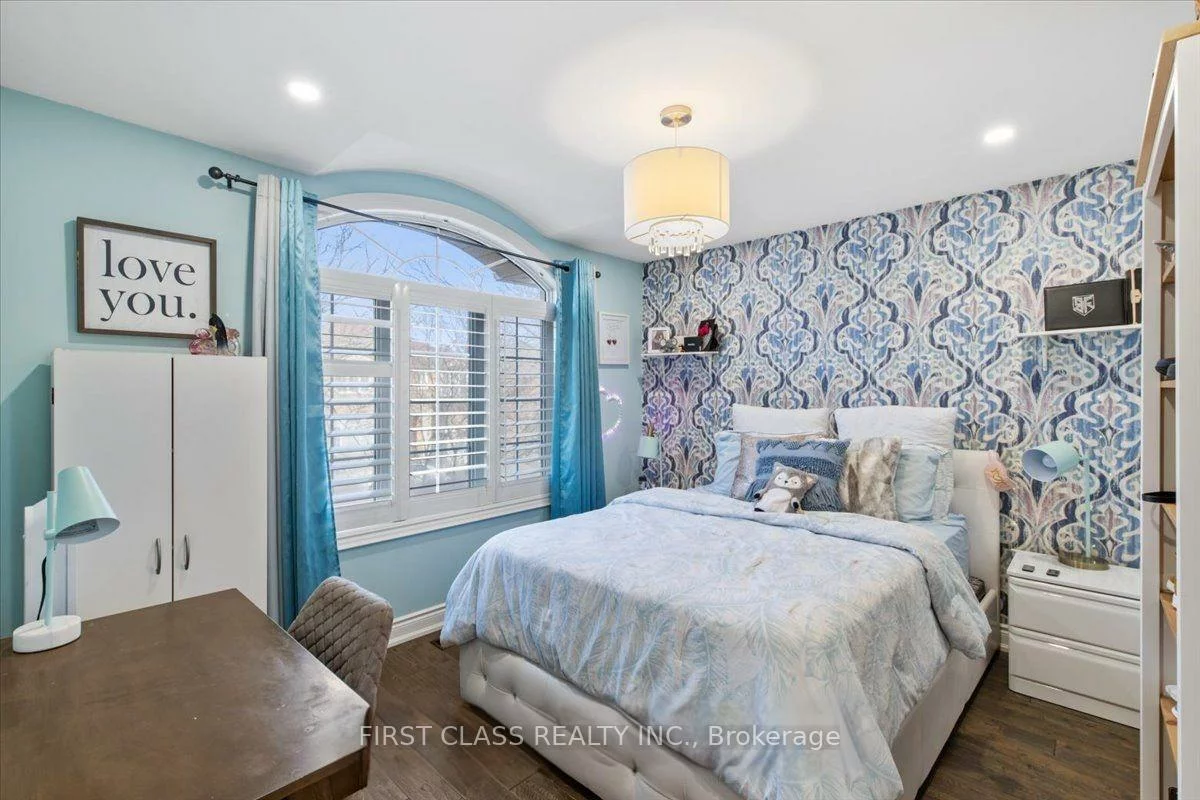 19, Ferdinand, Vellore Village, Vaughan