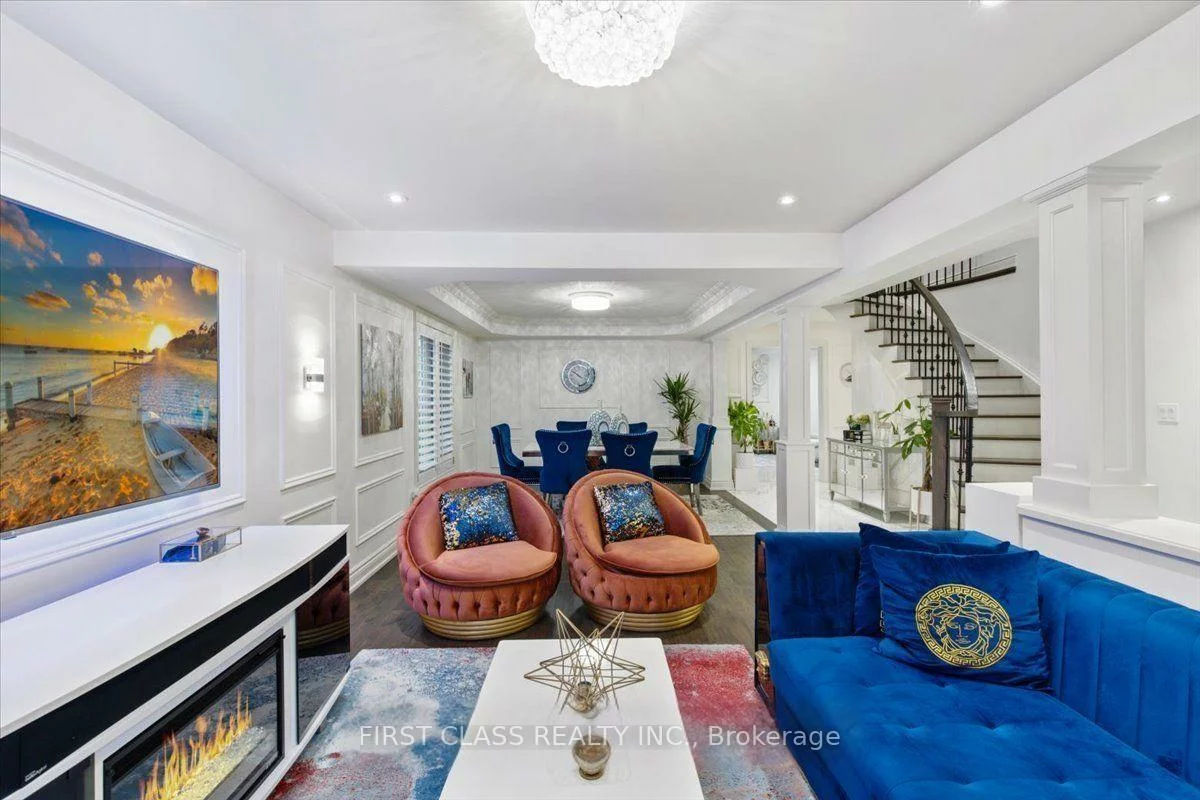 19, Ferdinand, Vellore Village, Vaughan