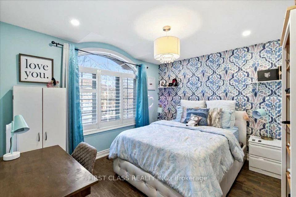 19, Ferdinand, Vellore Village, Vaughan