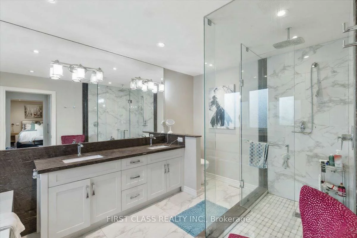 19, Ferdinand, Vellore Village, Vaughan