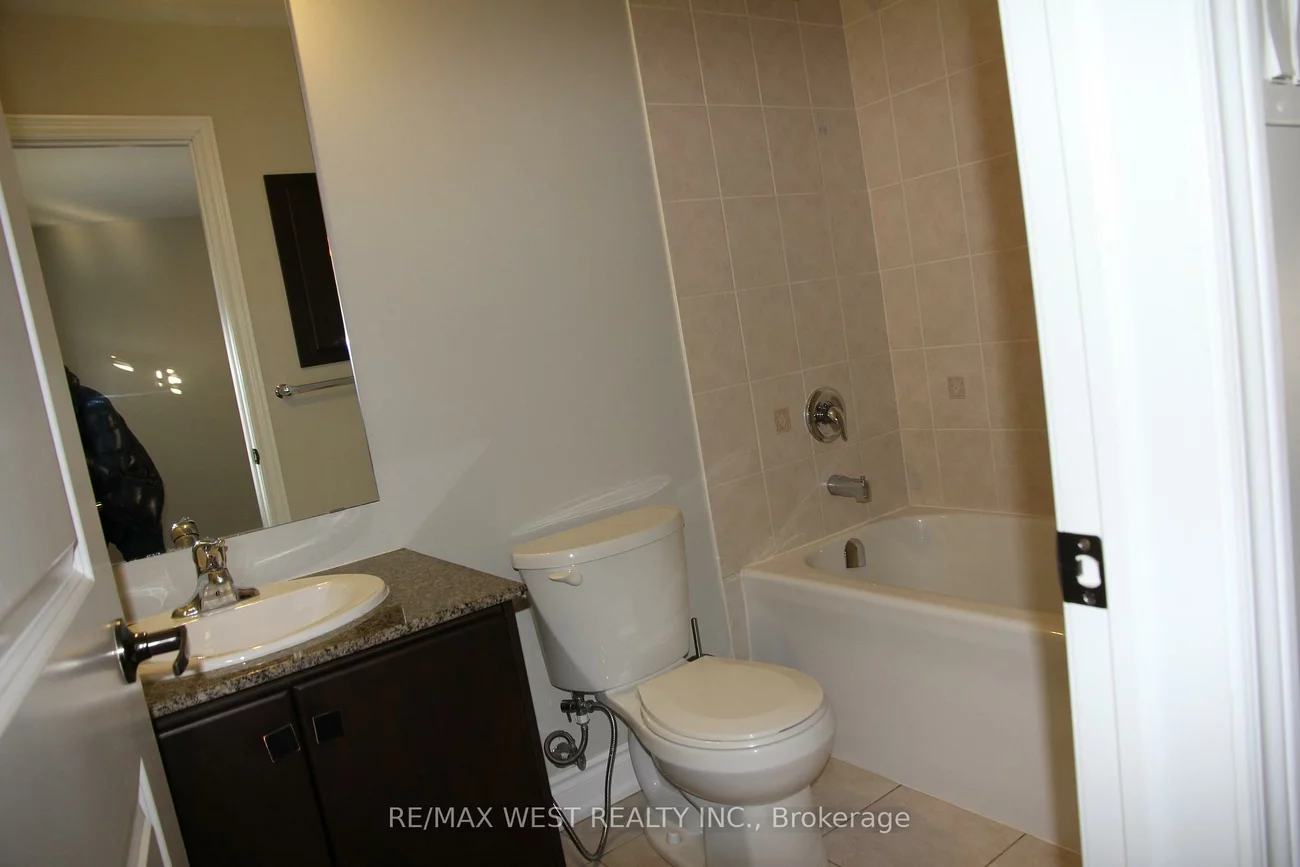 245, Poetry, Vellore Village, Vaughan