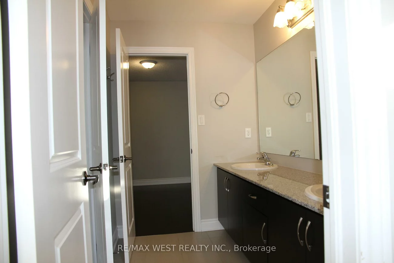 245, Poetry, Vellore Village, Vaughan