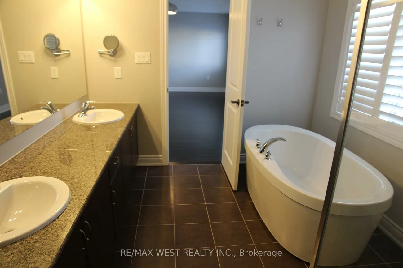 245, Poetry, Vellore Village, Vaughan