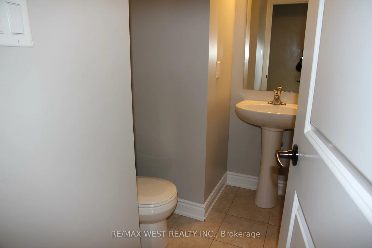 245, Poetry, Vellore Village, Vaughan