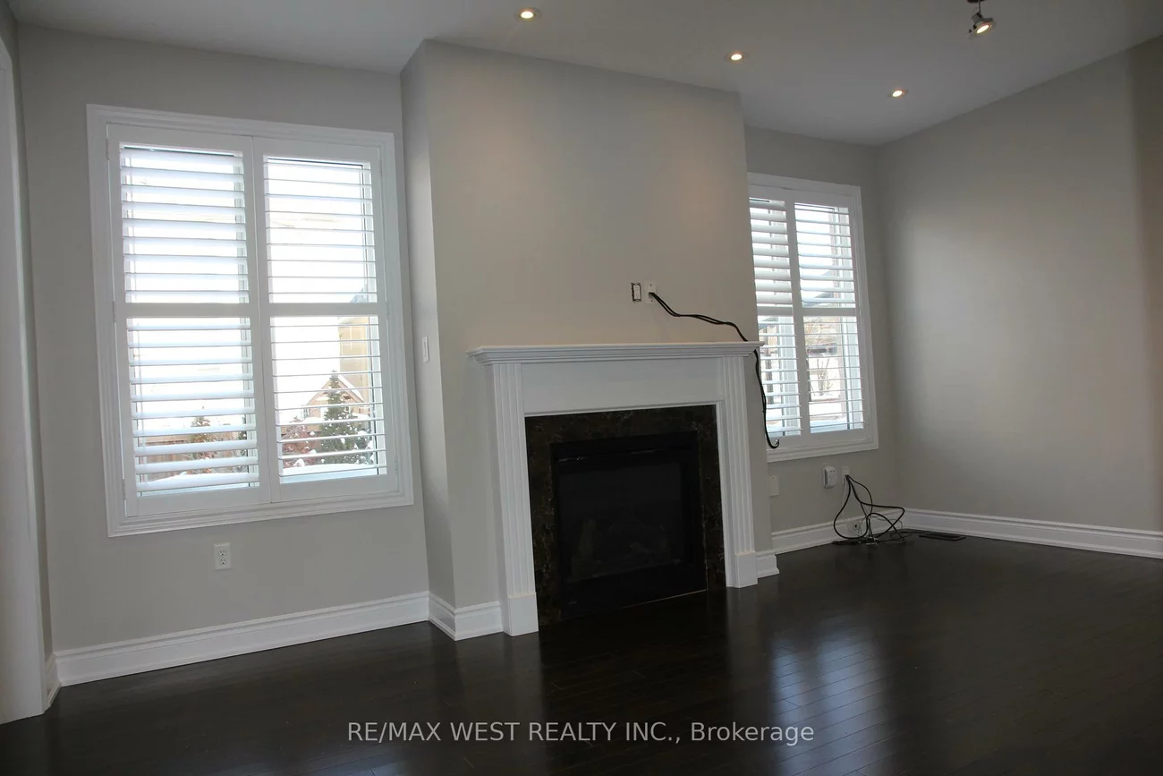 245, Poetry, Vellore Village, Vaughan