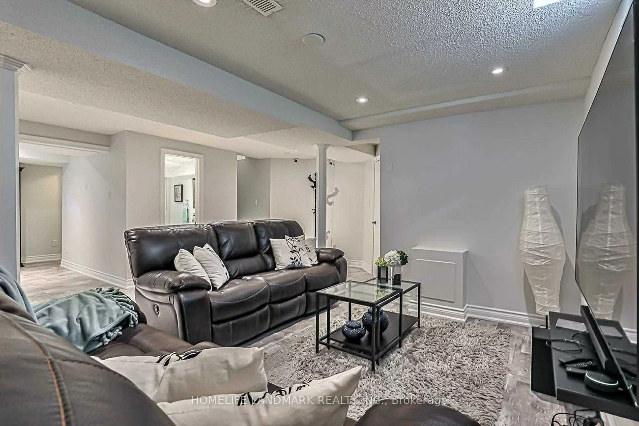 72, Avro, Maple, Vaughan