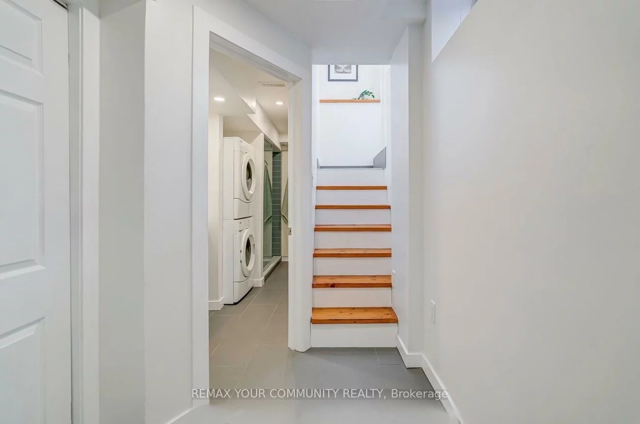 8, Ozner, Vellore Village, Vaughan