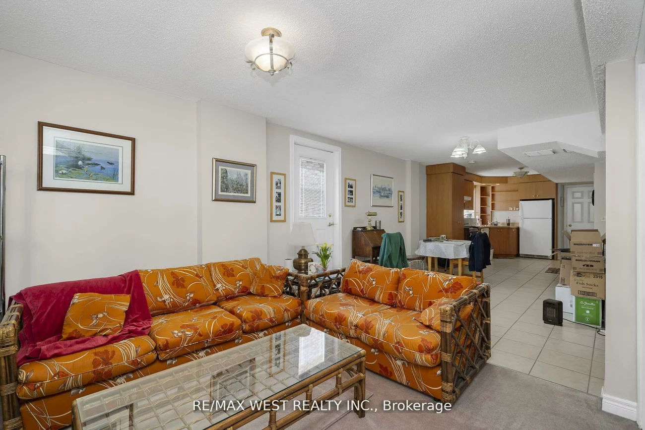 362, Avro, Maple, Vaughan