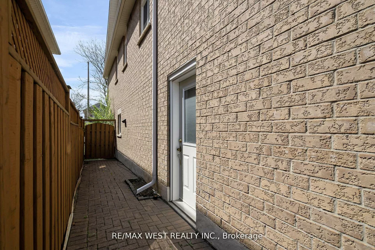 362, Avro, Maple, Vaughan