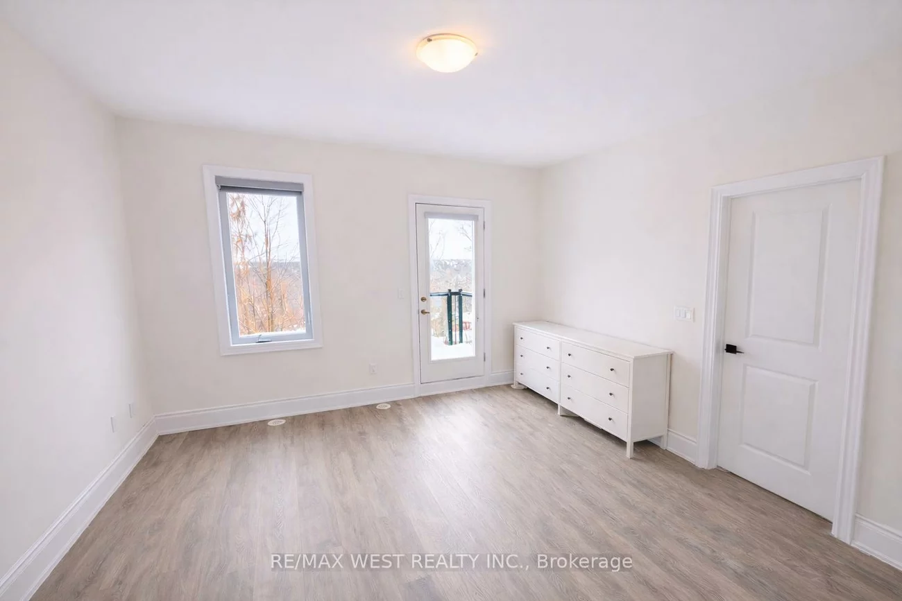 23, Paradox, Elder Mills, Vaughan