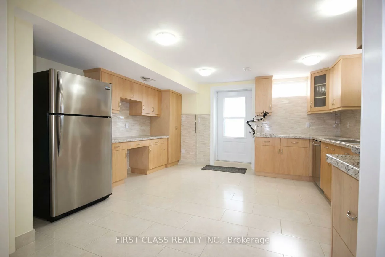 27, Glenbury, Brownridge, Vaughan