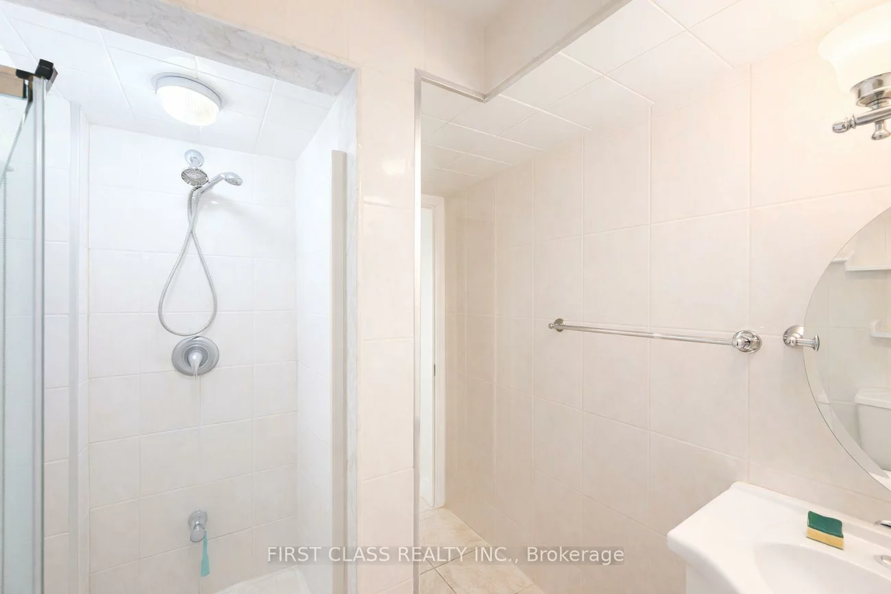 27, Glenbury, Brownridge, Vaughan