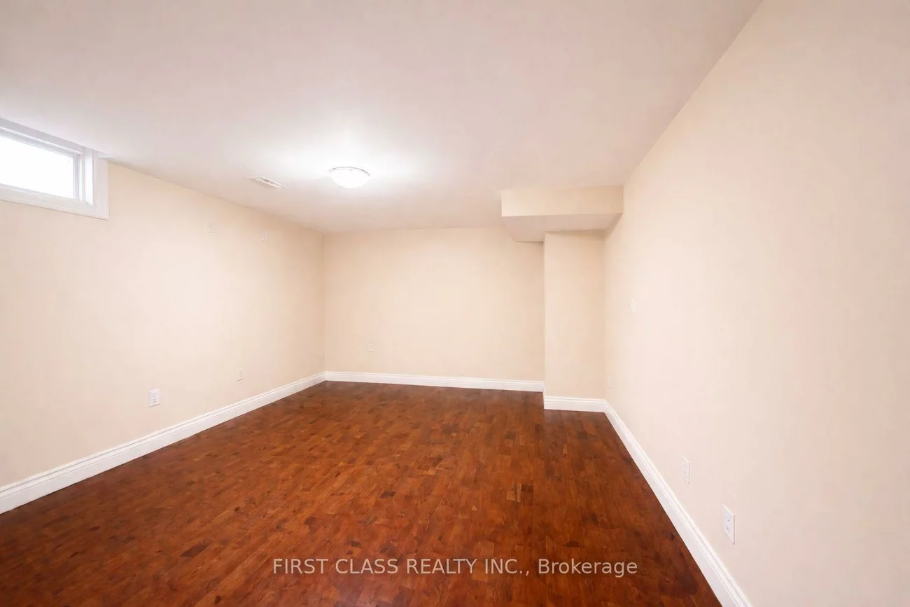 27, Glenbury, Brownridge, Vaughan