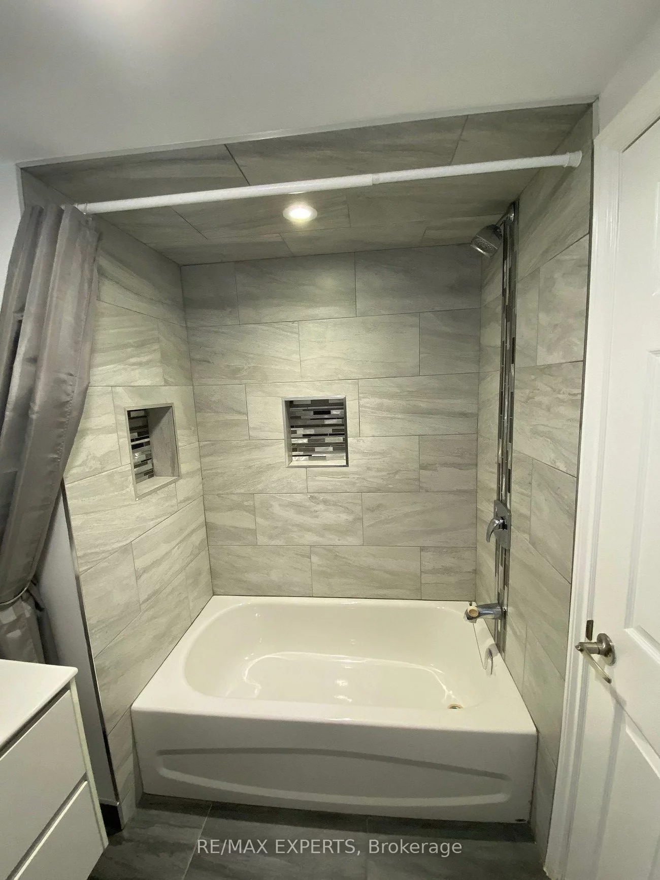 123, Albany, West Woodbridge, Vaughan