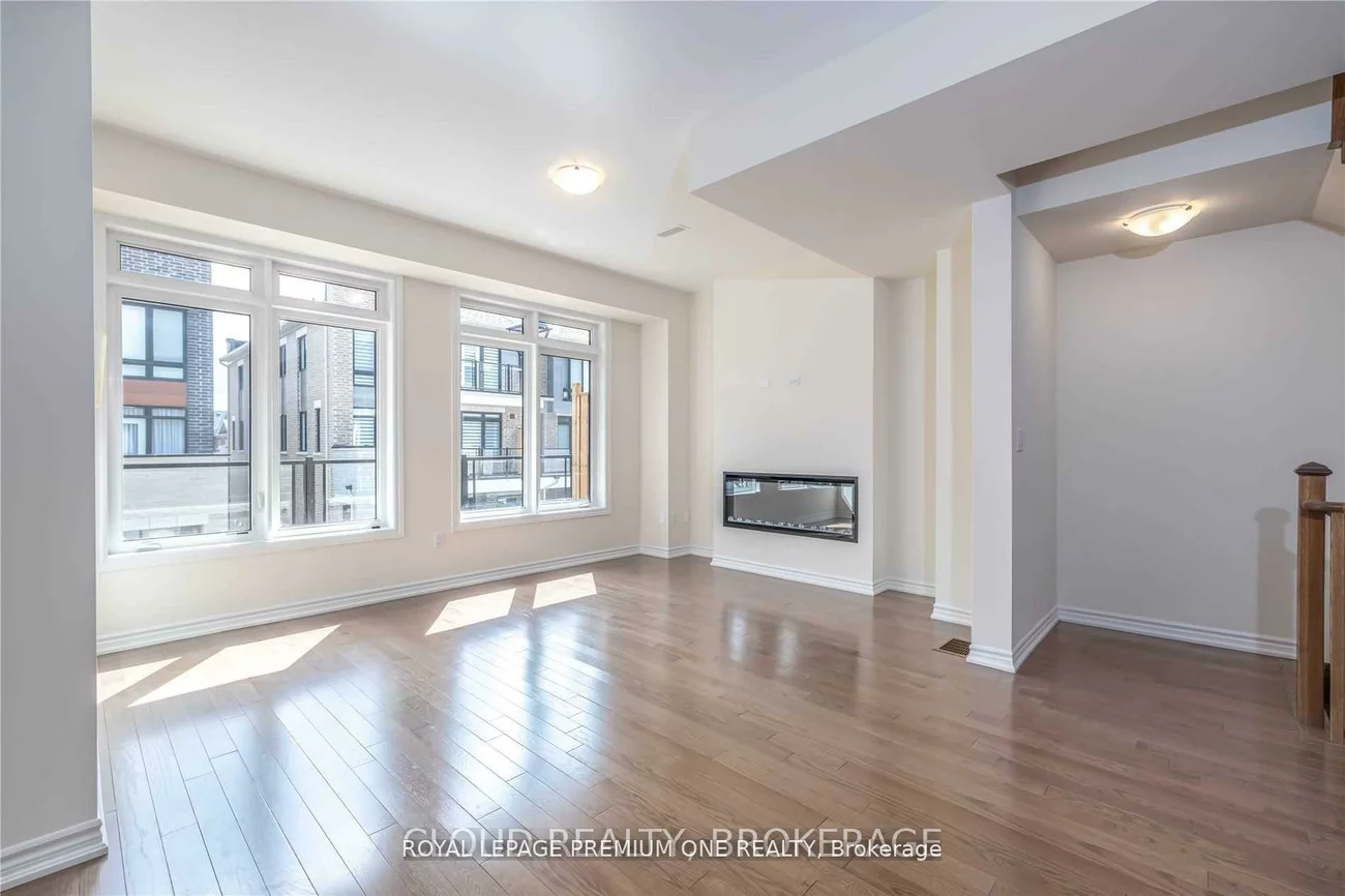 24, Elsinore, Kleinburg, Vaughan