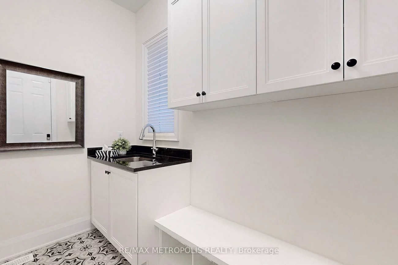 100, Ballantyne, Vellore Village, Vaughan