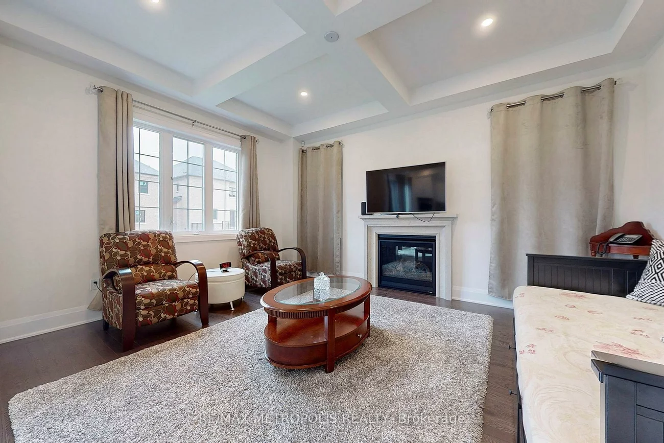 100, Ballantyne, Vellore Village, Vaughan