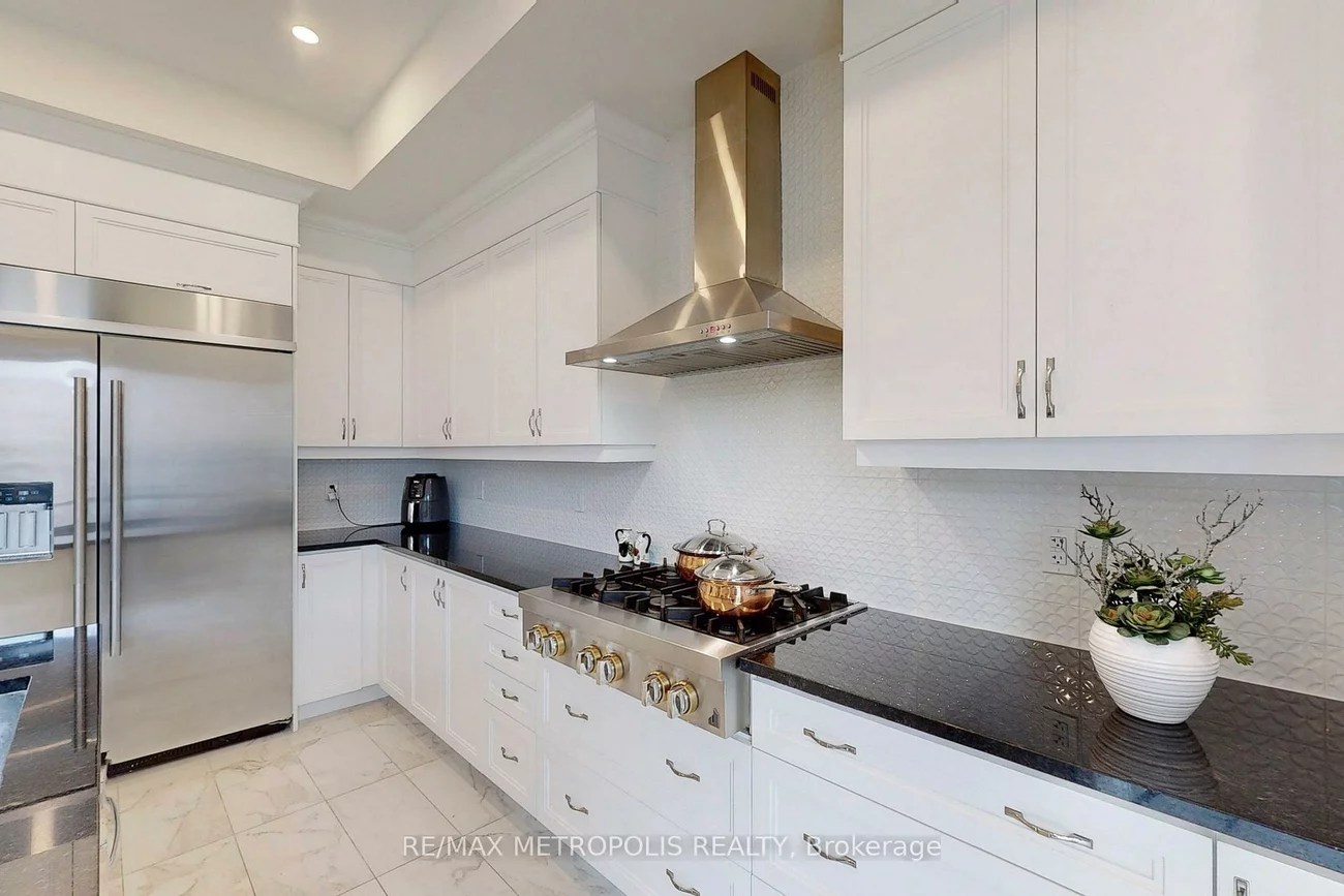 100, Ballantyne, Vellore Village, Vaughan