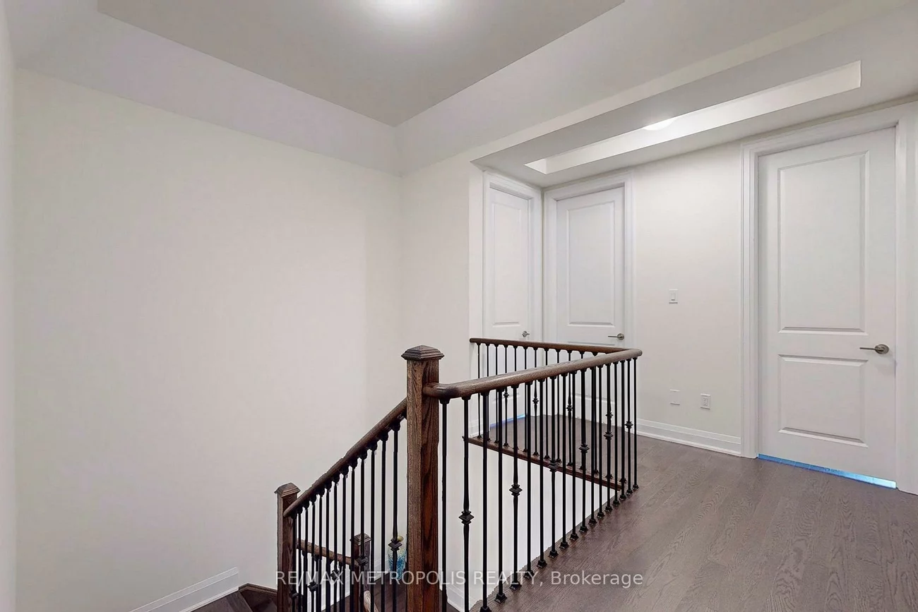 100, Ballantyne, Vellore Village, Vaughan