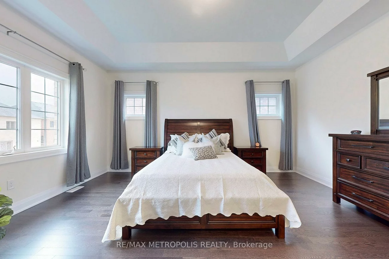 100, Ballantyne, Vellore Village, Vaughan