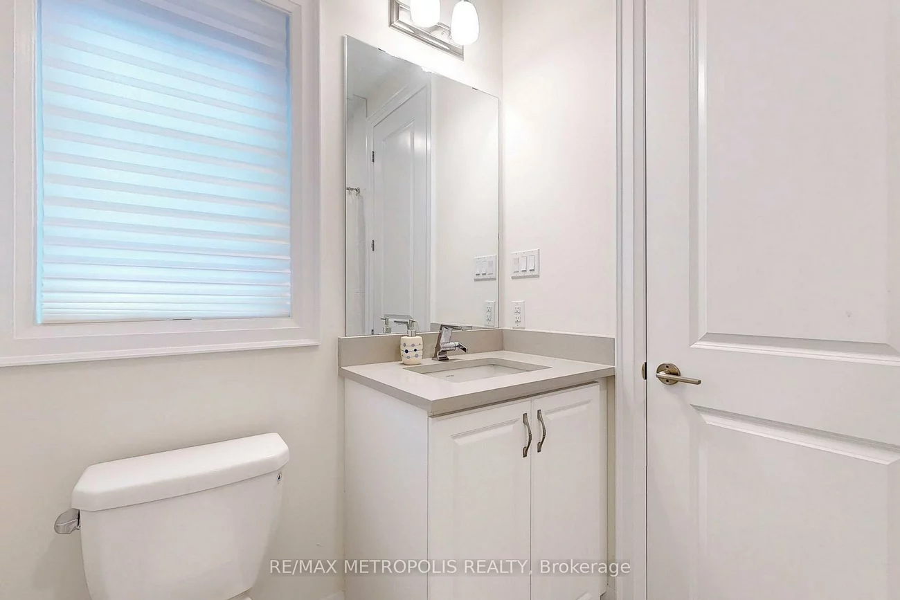 100, Ballantyne, Vellore Village, Vaughan