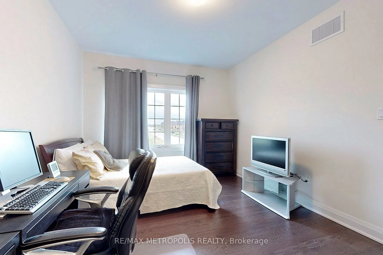 100, Ballantyne, Vellore Village, Vaughan