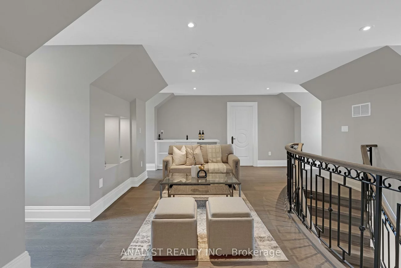 10690, Islington, Kleinburg, Vaughan