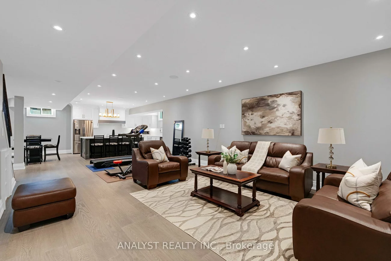 10690, Islington, Kleinburg, Vaughan