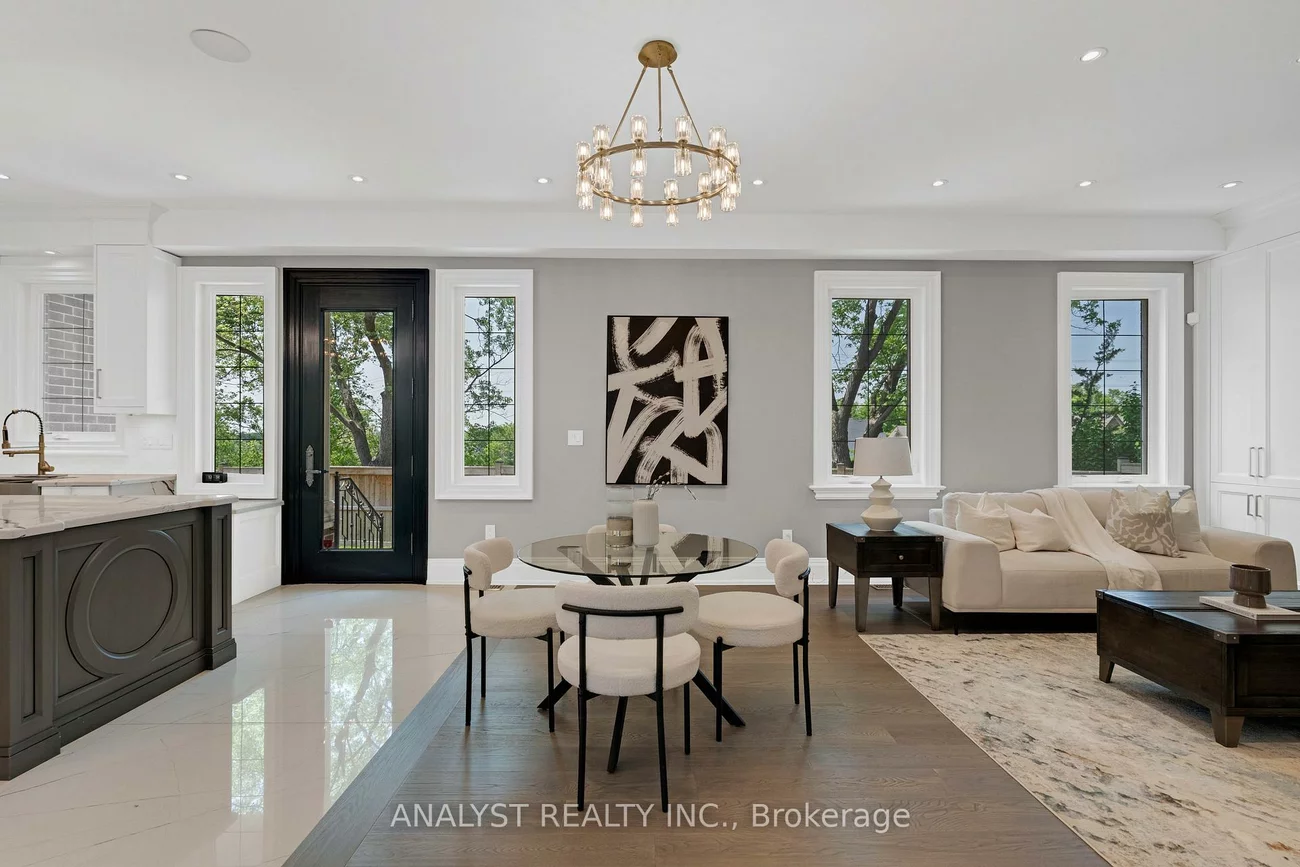 10690, Islington, Kleinburg, Vaughan