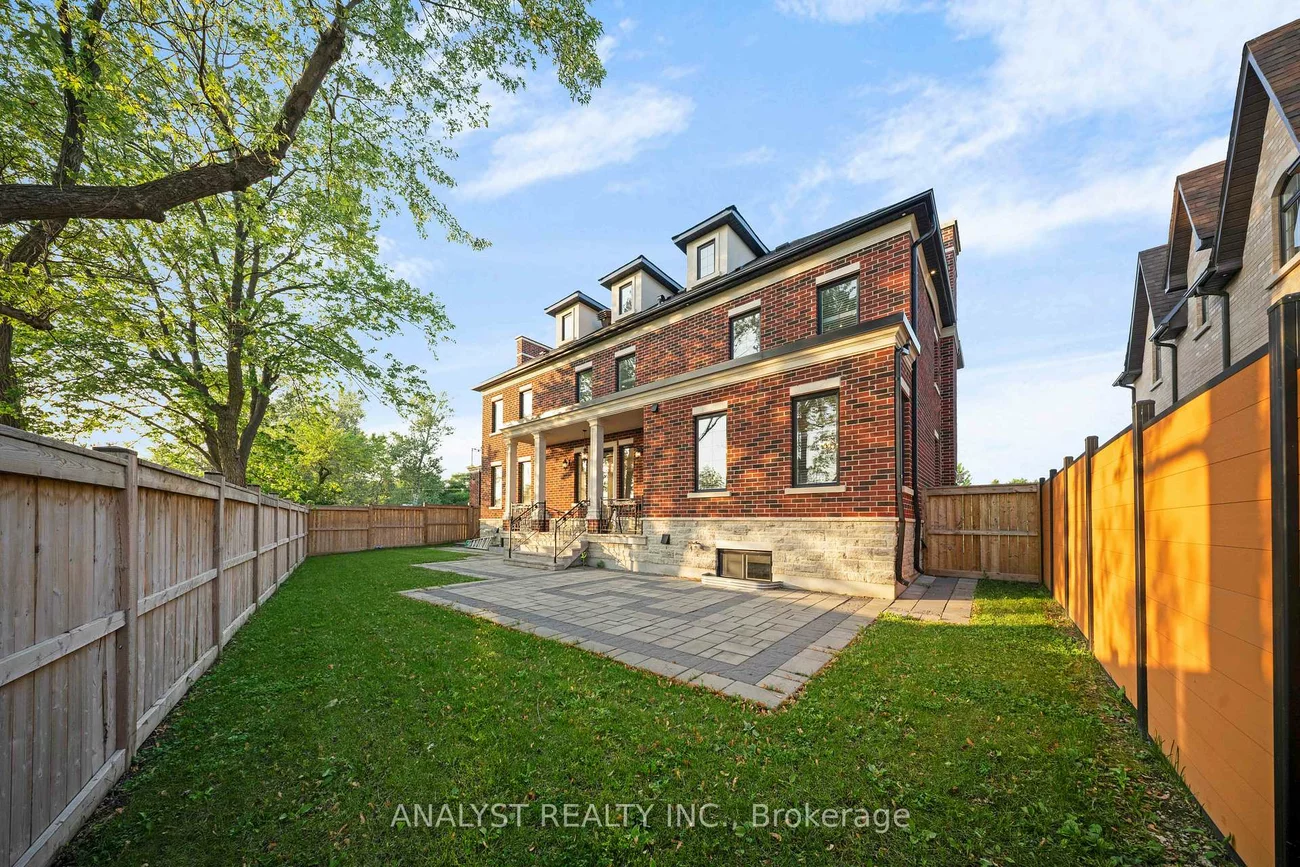 10690, Islington, Kleinburg, Vaughan