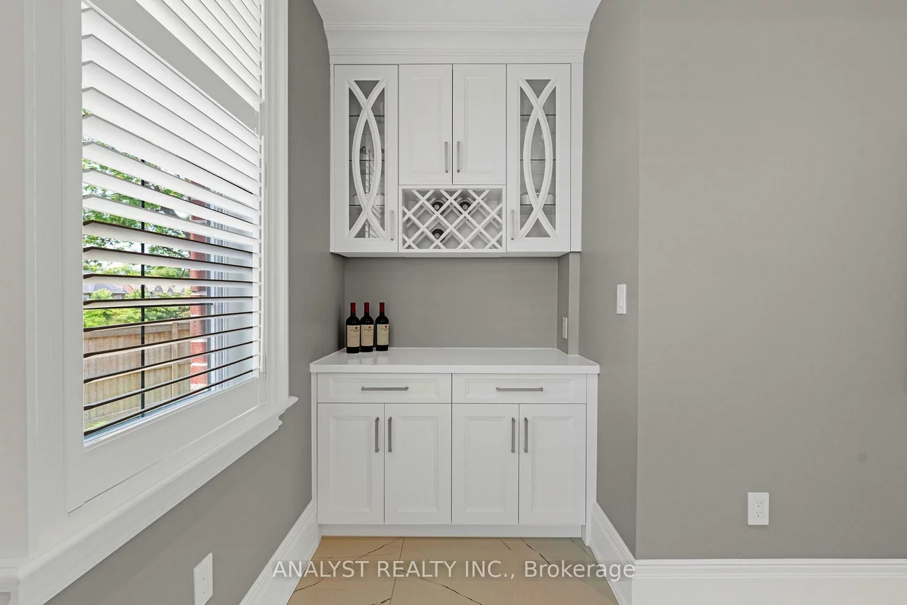 10690, Islington, Kleinburg, Vaughan