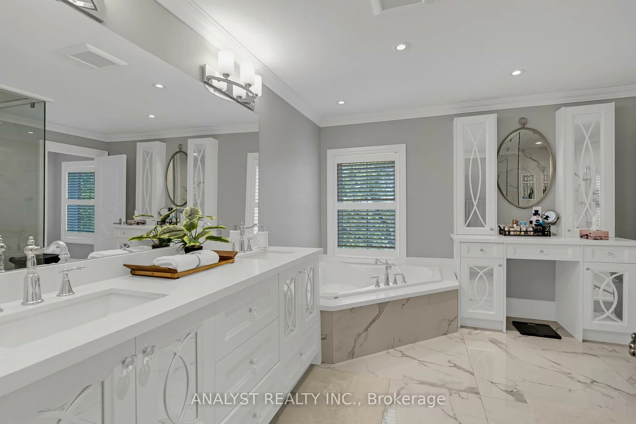 10690, Islington, Kleinburg, Vaughan