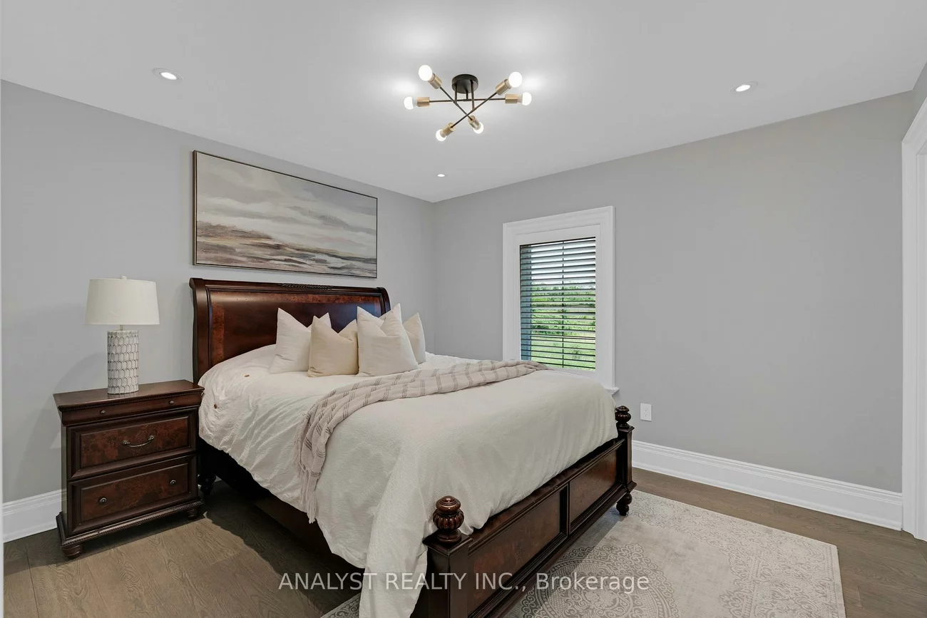 10690, Islington, Kleinburg, Vaughan