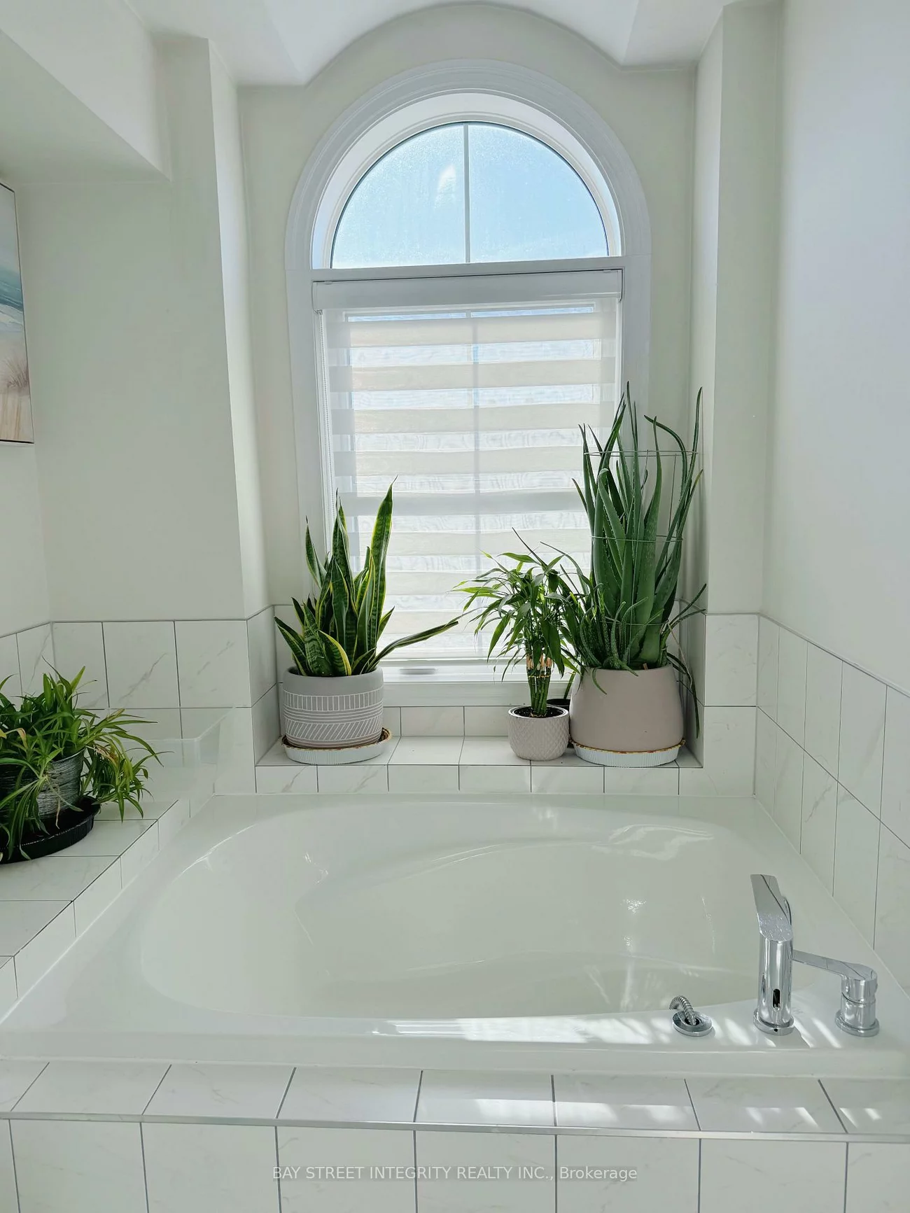 2267, Major Mackenzie, Maple, Vaughan