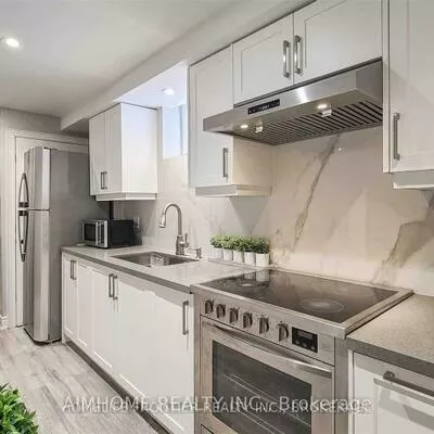 10, Portsmouth, Vellore Village, Vaughan