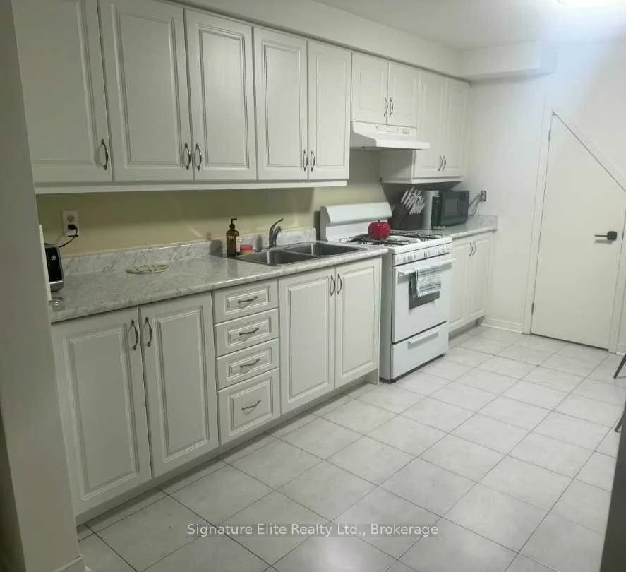 83, Belview, East Woodbridge, Vaughan