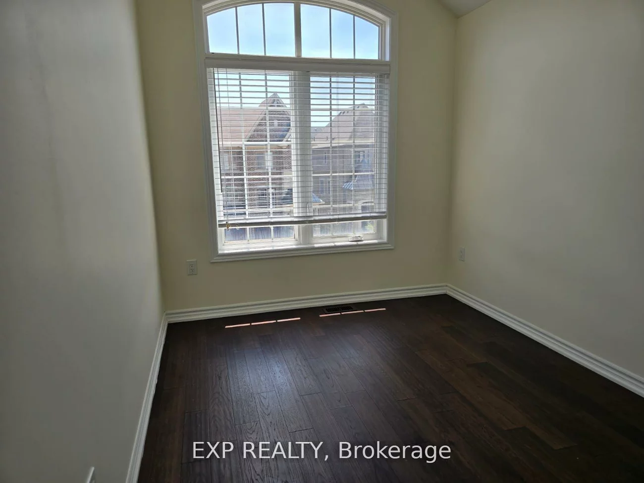 50, Farooq, Vellore Village, Vaughan