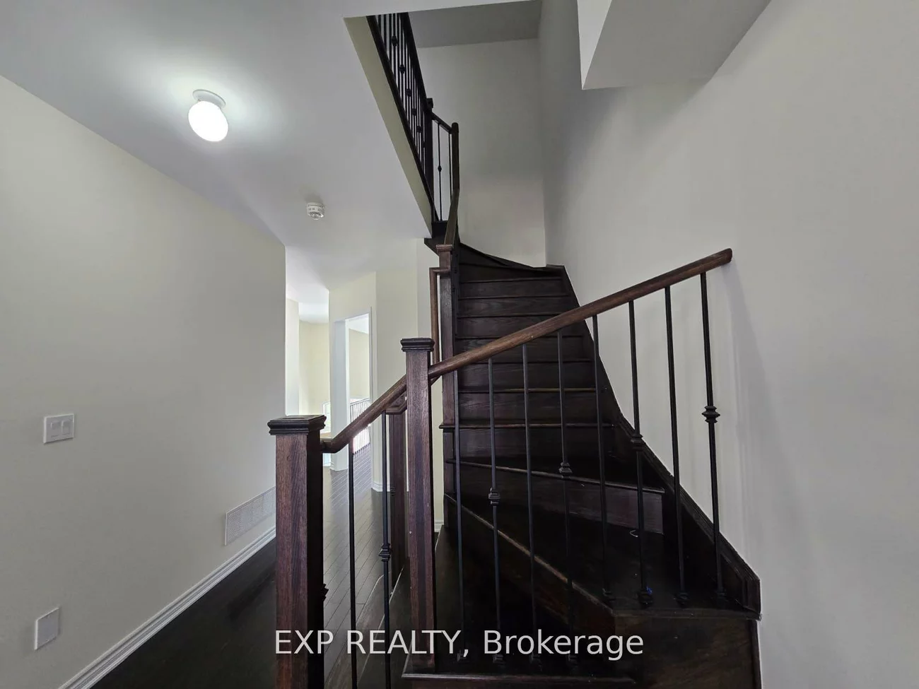 50, Farooq, Vellore Village, Vaughan