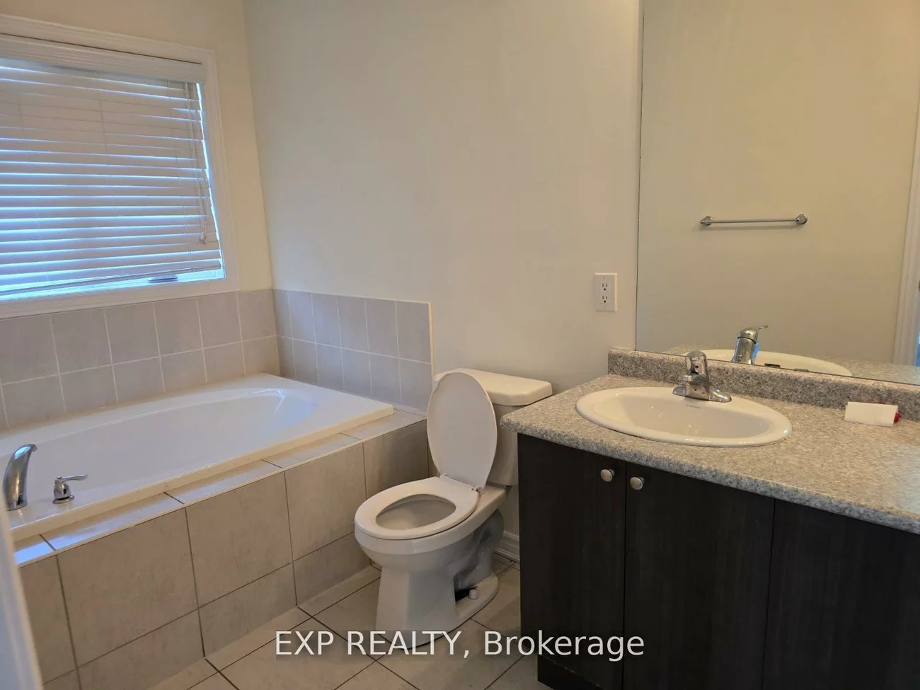 50, Farooq, Vellore Village, Vaughan