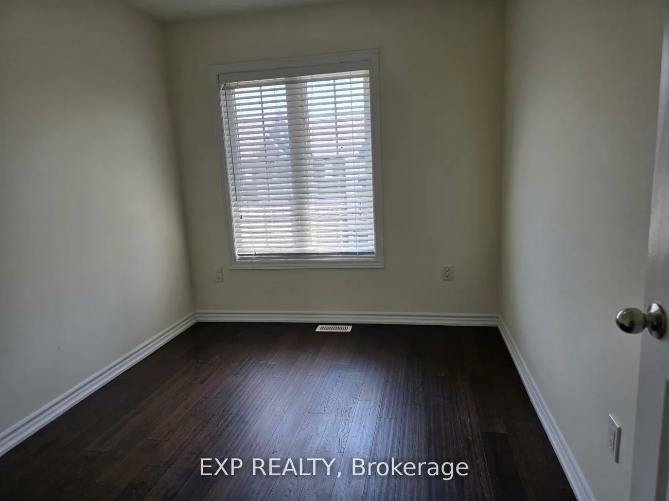 50, Farooq, Vellore Village, Vaughan