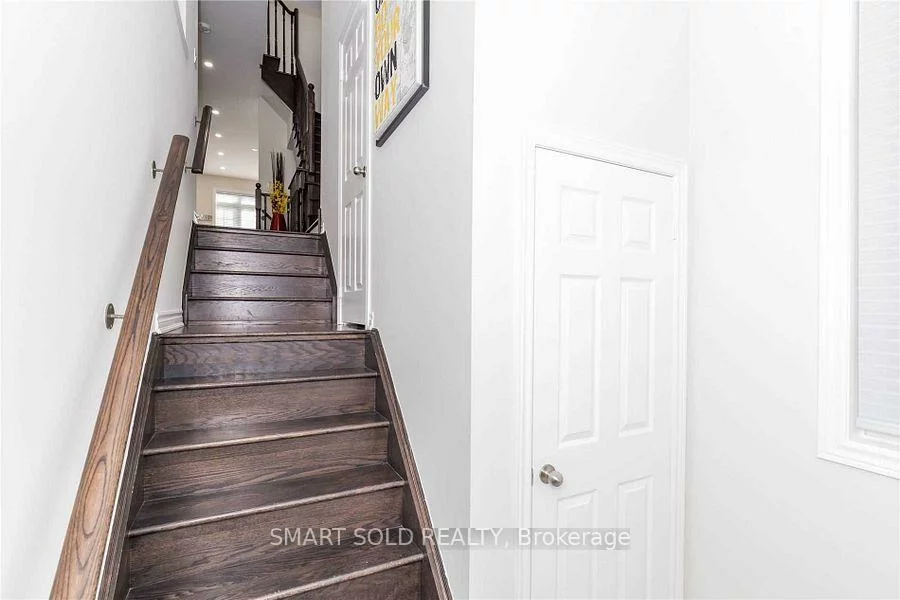 43, Farooq, Vellore Village, Vaughan