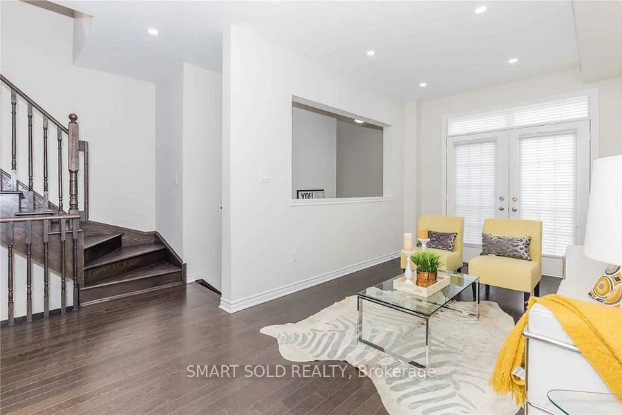 43, Farooq, Vellore Village, Vaughan