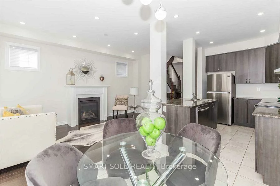 43, Farooq, Vellore Village, Vaughan