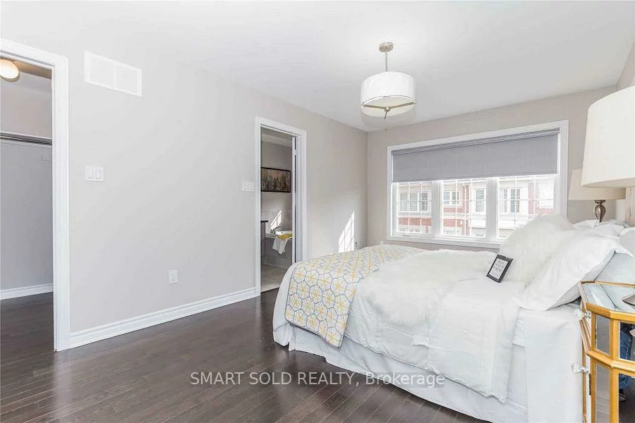 43, Farooq, Vellore Village, Vaughan