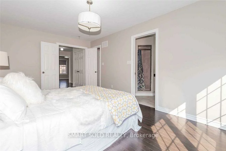 43, Farooq, Vellore Village, Vaughan